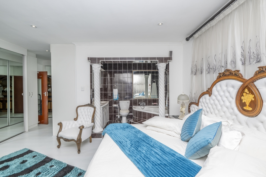 8 Bedroom Property for Sale in Brackenfell South Western Cape